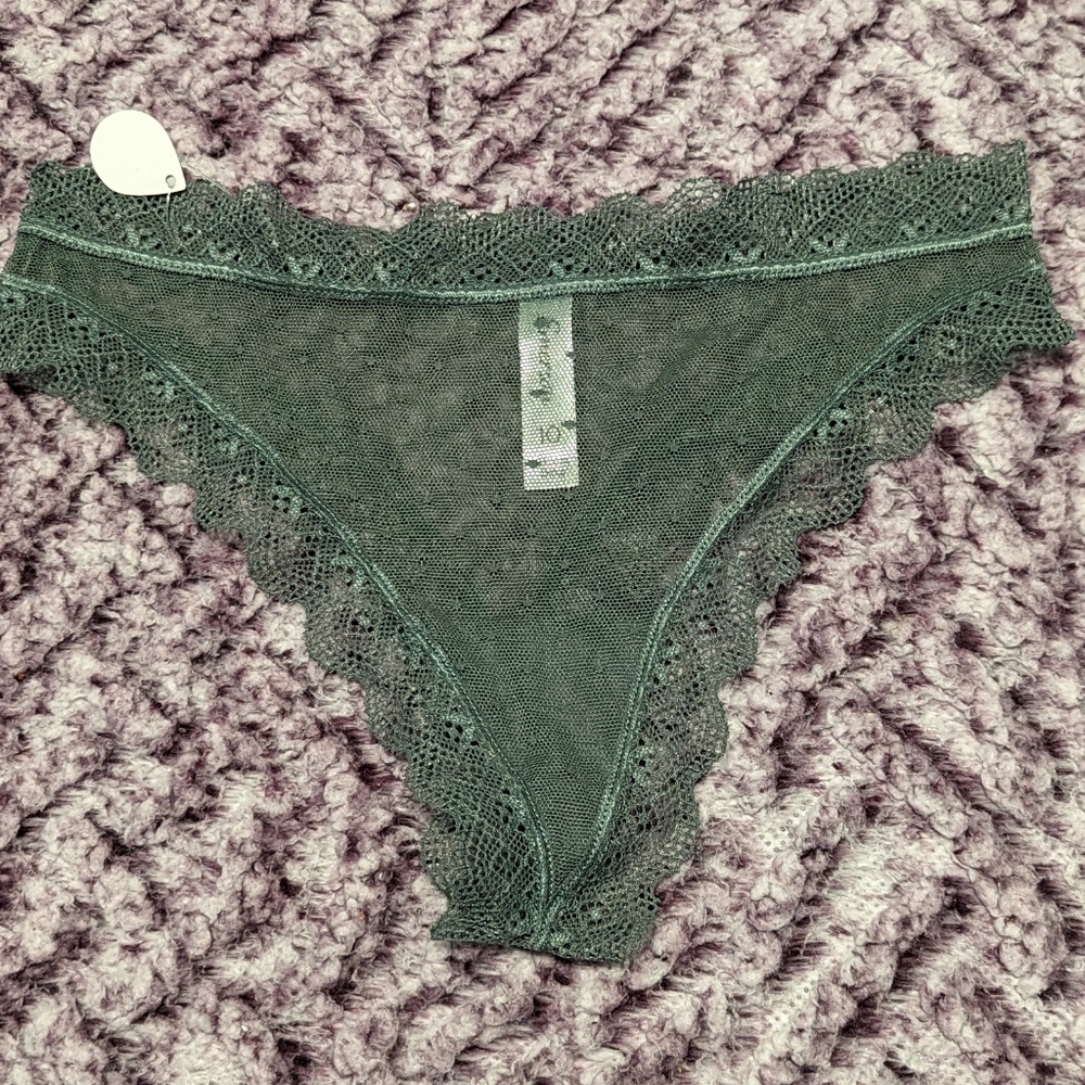 Pick 5 for $20 - Unknown Brand Thong - S